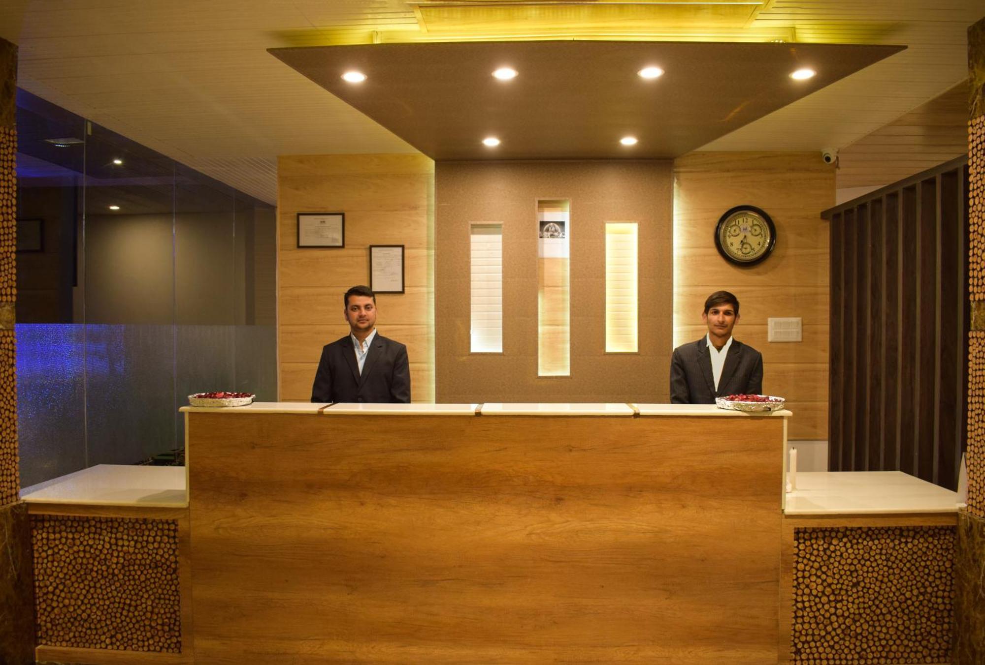 Mountain Nature Valley Resort Mashobra By Aachman - A Resort Away From City Hustle シムラー エクステリア 写真